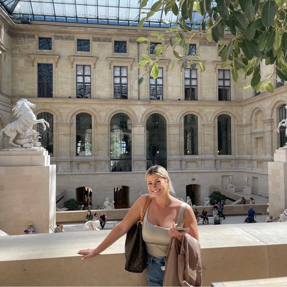 Meet your Posher, Samantha - Picture 4 of 5